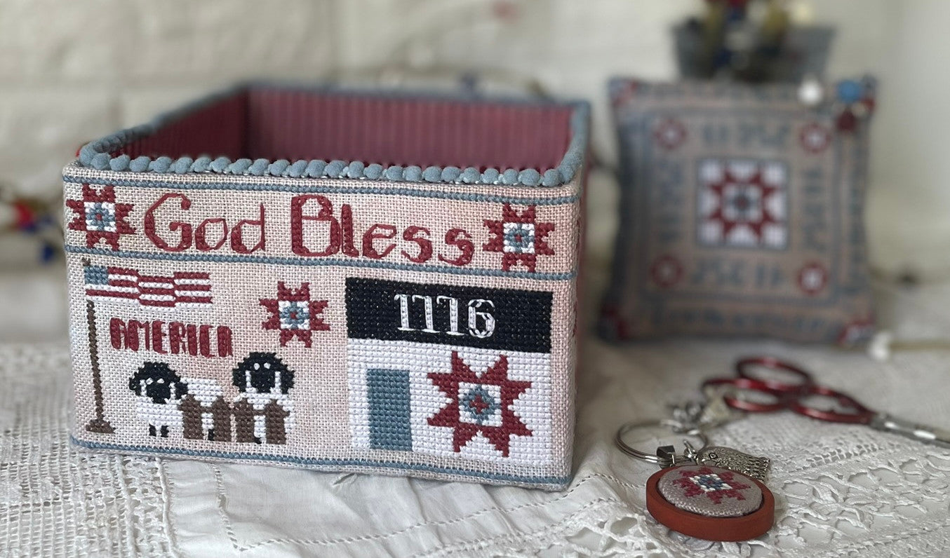 Mani di Donna - American Patriotic Sewing Basket