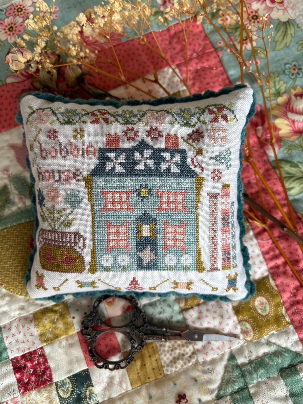 Pansy Patch Quilts & Stitchery - Bobbin House [Stitchery Lane #9]