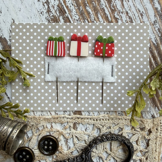 Puntini Puntini - Christmas Gifts Pin Set [PRE-ORDER - SHIPS EARLY SEPTEMBER]