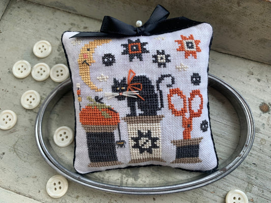 Stitches by Ethel - Halloween Spools Pinkeep [PRE-ORDER - SHIPS EARLY SEPTEMBER]