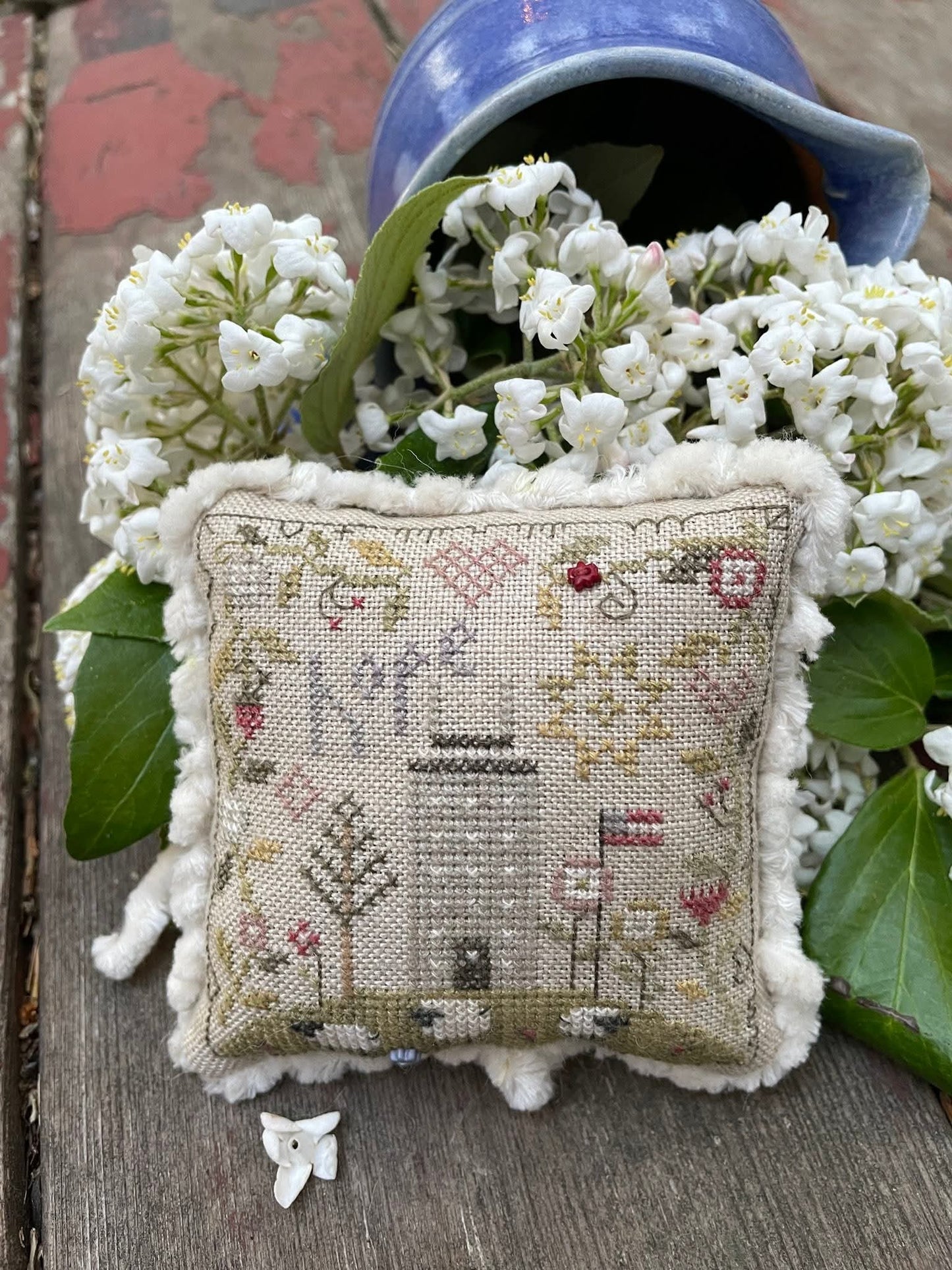 Shepherd's Bush - Hope Pincushion [KIT] (PRE-ORDER)