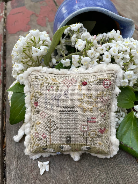 Shepherd's Bush - Hope Pincushion [KIT] (PRE-ORDER)