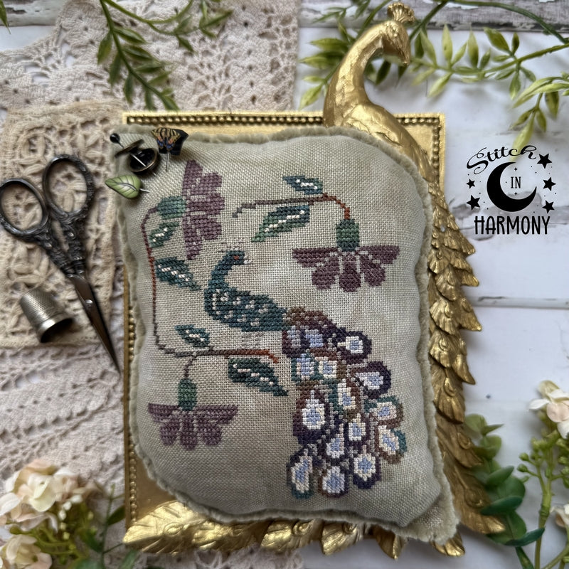 Puntini Puntini - Peacock and Flowers (Stitch in Harmony) [PRE-ORDER - SHIPS EARLY SEPTEMBER]