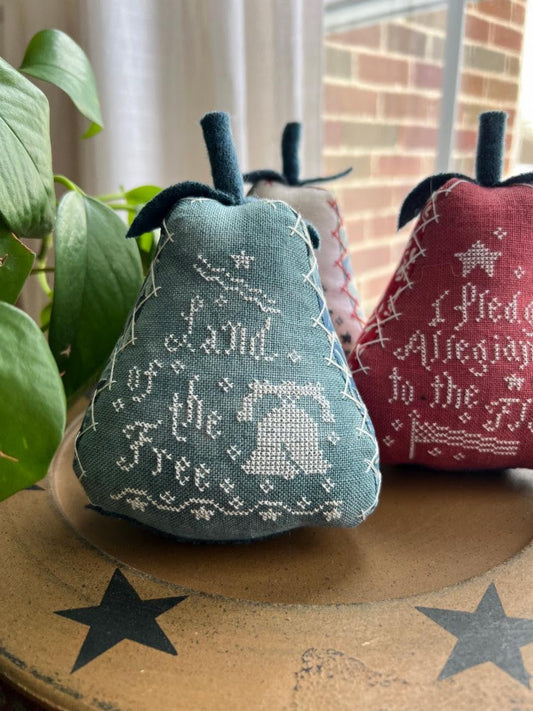 Annie Beez Folk Art - Patriotic Pears (SHIPS EARLY APRIL)