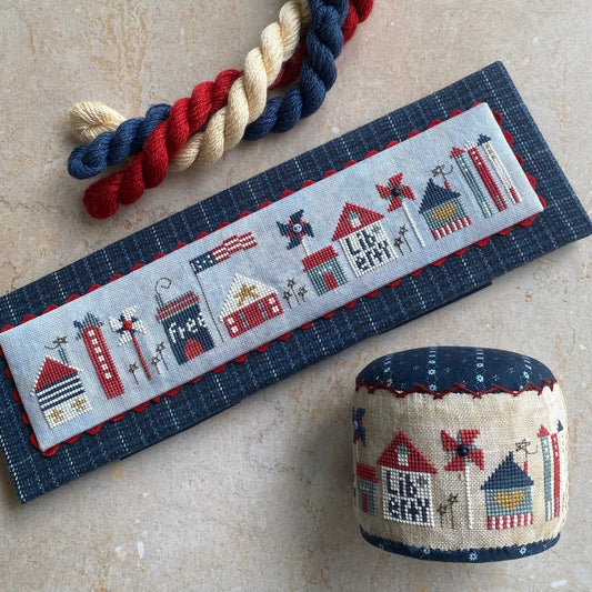 Heart in Hand - Patriotic Tiny Town