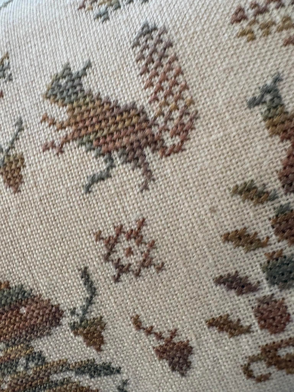 Pansy Patch Quilts & Stitchery - Sassy Squirrel Pinkeep