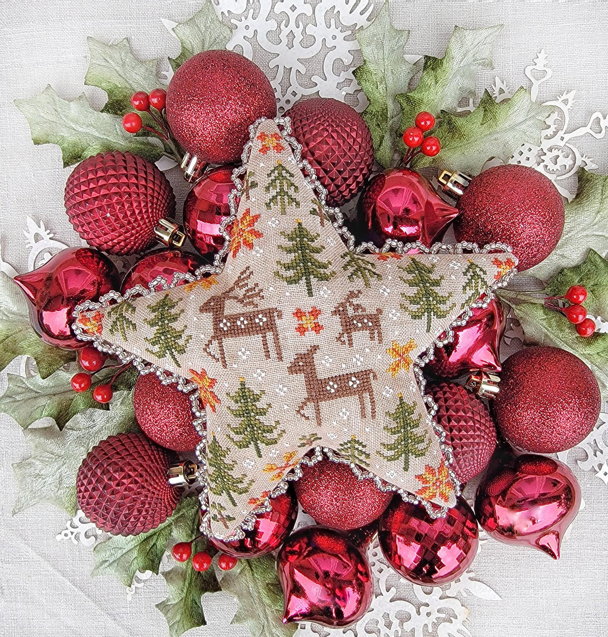 Hello From Liz Mathews - Winter Woodland Star & Sampler [PRE-ORDER - SHIPS MID-NOV]